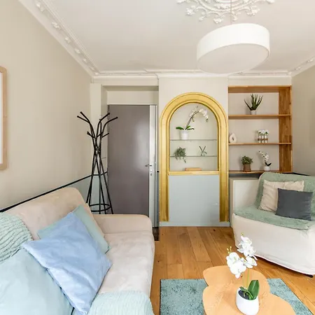 Modern Spacious Only 1 Minute Away From The Place De La Republique Apartament *