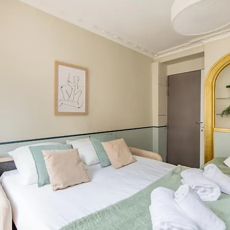 Apartament Modern Spacious Only 1 Minute Away From The Place De La Republique Paryż