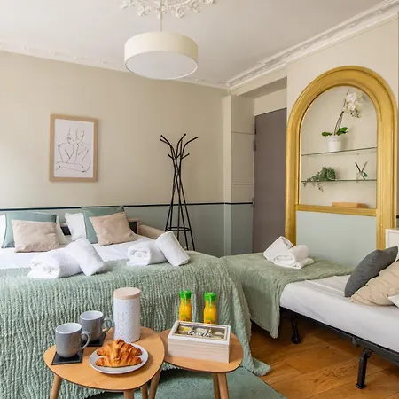 Modern Spacious Only 1 Minute Away From The Place De La Republique Apartament