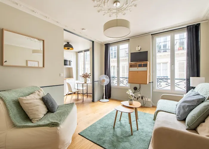 Apartman Modern Spacious Only 1 Minute Away From The Place De La Republique