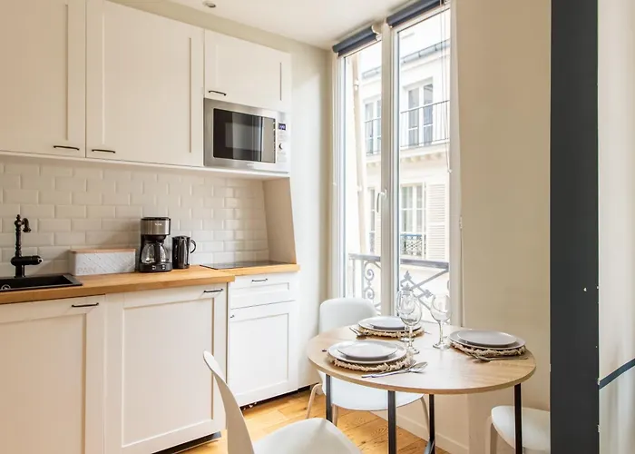 Apartman Modern Spacious Only 1 Minute Away From The Place De La Republique *