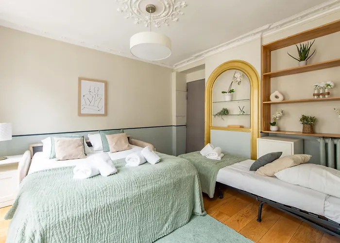 Modern Spacious Only 1 Minute Away From The Place De La Republique *