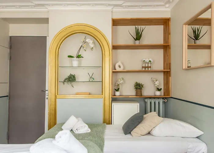 Апартаменты Modern Spacious Only 1 Minute Away From The Place De La Republique