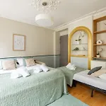Modern Spacious Only 1 Minute Away From The Place De La Republique *